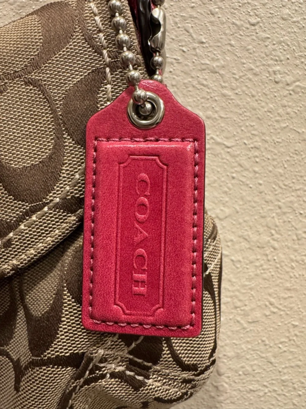 Coach Beige Logo Shoulder Bag with Pink Trim - Picture 4 of 5